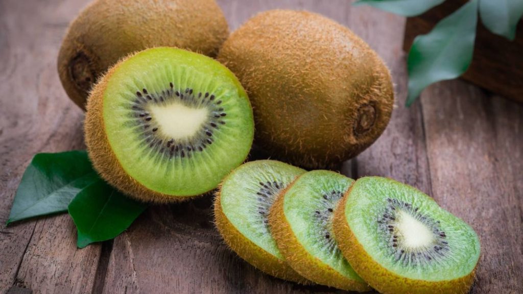 Estas son las frutas de invierno que puedes aprovechar para tus comidas 2 Vida.es Kiwis
