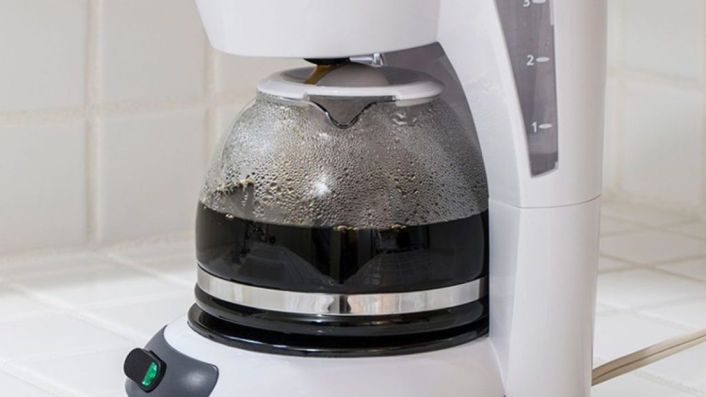 ¡Cuidado con tu cafetera! Límpiala con este método para evitar moho y bacterias 3 Vida.es Otros consejos para mantener tu cafetera limpia