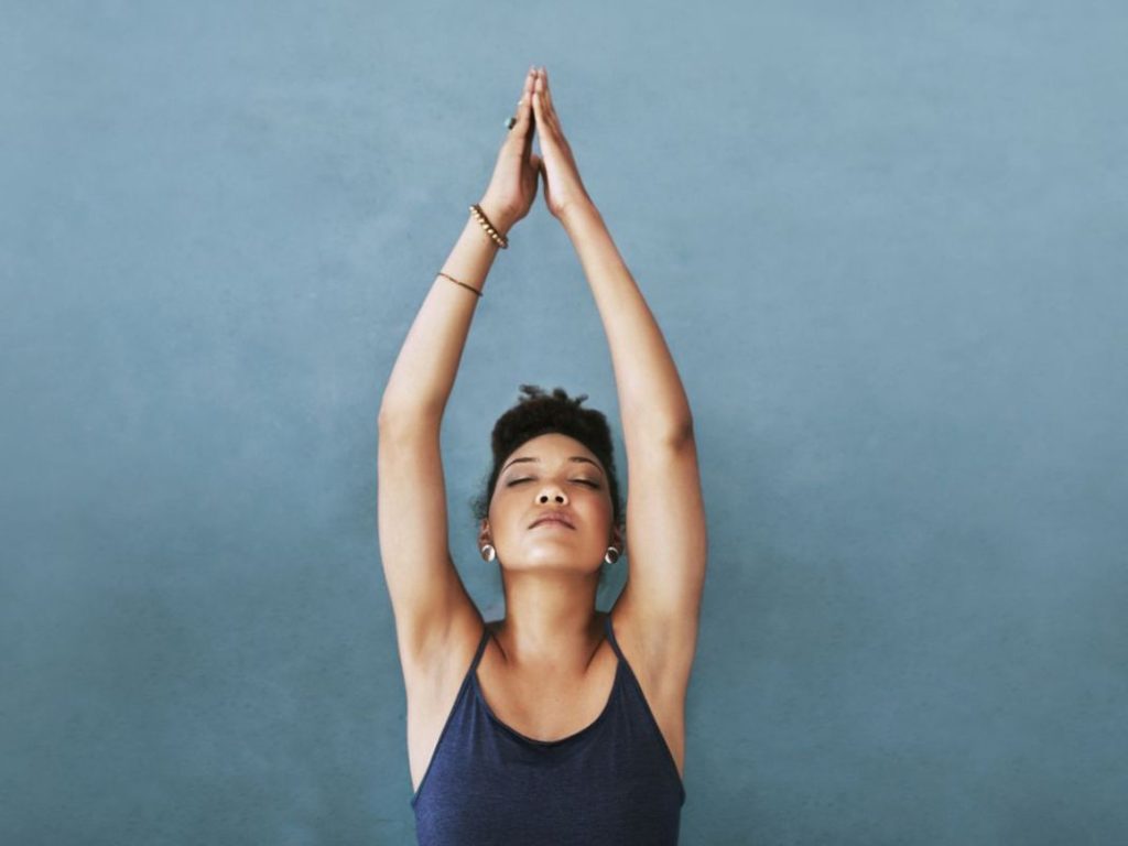 Cómo respirar correctamente en tus estiramientos 4 Vida.es Respiración y estiramientos de calentamiento