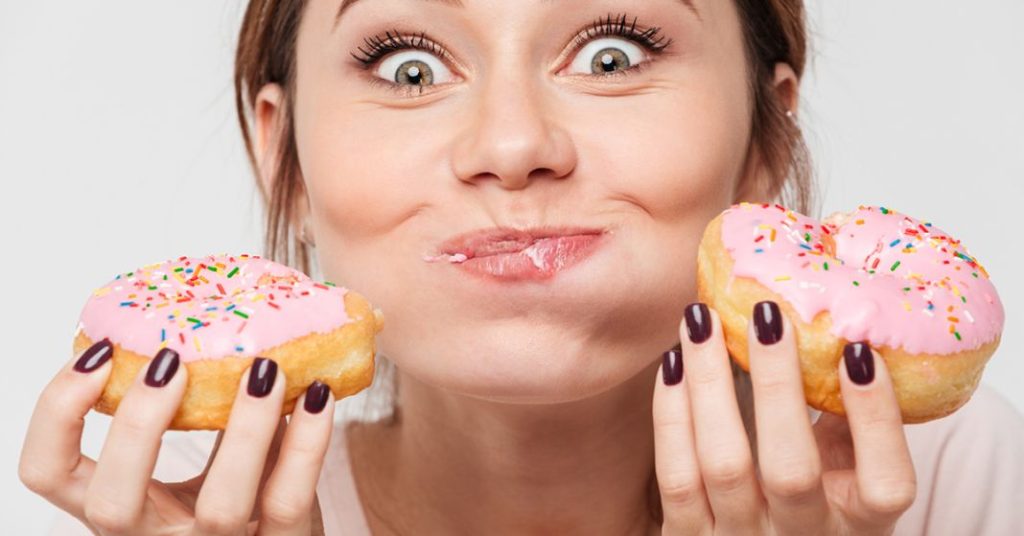 ¿Por qué tienes antojos de azúcar antes de que te venga la regla? 1 Vida.es Cambios hormonales durante el ciclo menstrual