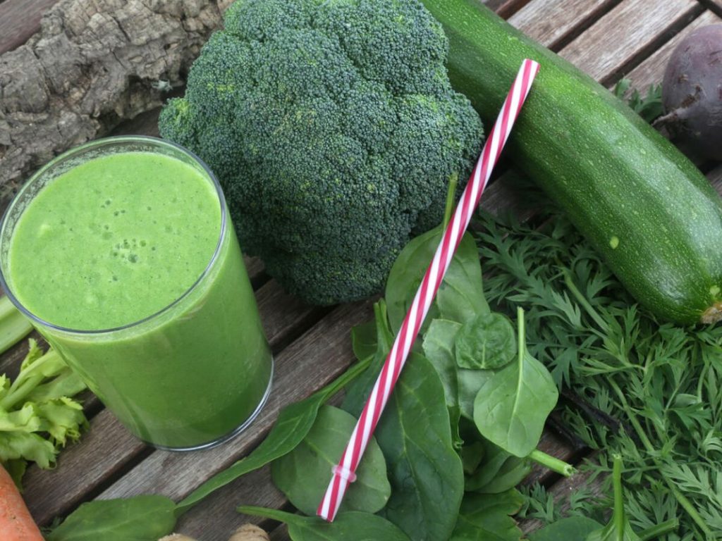 ¿Qué es el Triptófano y dónde encontrar este activo que ayuda a dormir mejor? 2 Vida.es El triptófano y su relación con la producción de serotonina