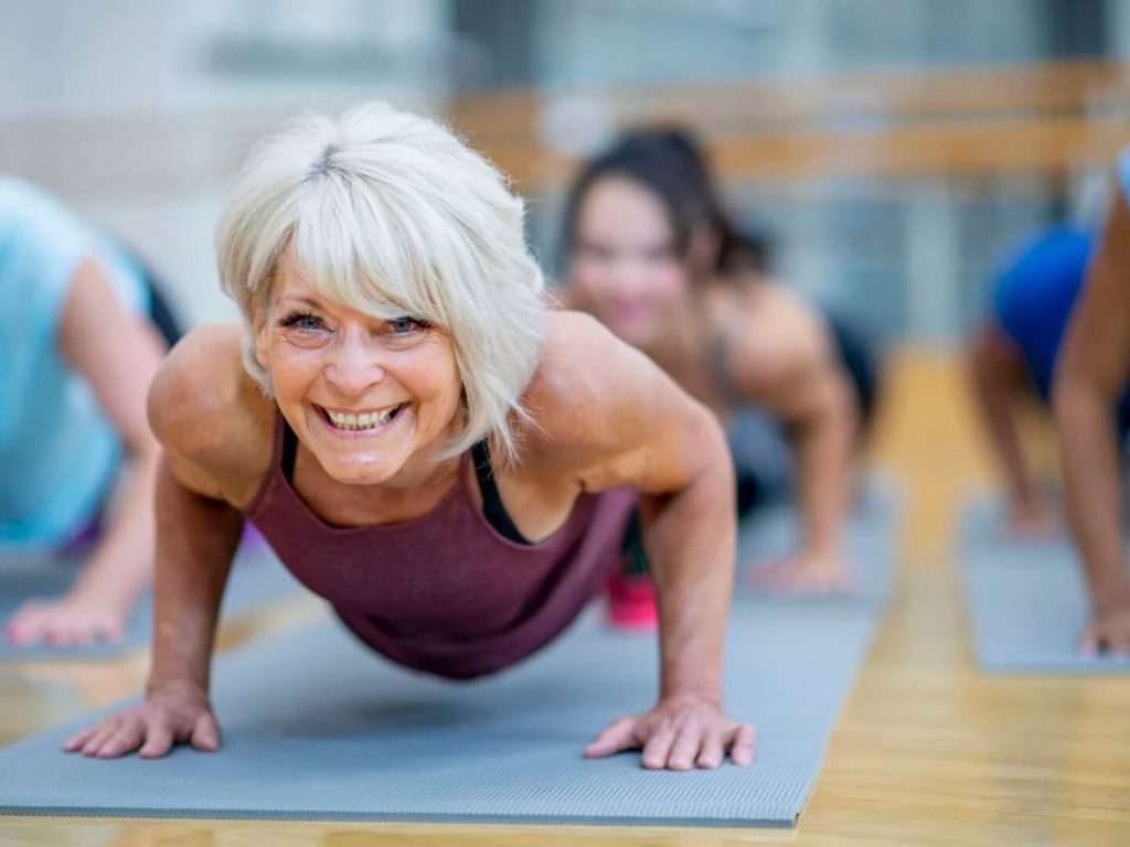 Si tienes 50 años o más, este ejercicio físico es imprescindible para tu salud 4 Vida.es Promoción de una calidad de vida activa y autónoma