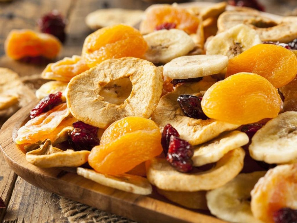 Los beneficios que desconoces de las frutas deshidratadas 1 Vida.es Alto contenido de nutrientes concentrados