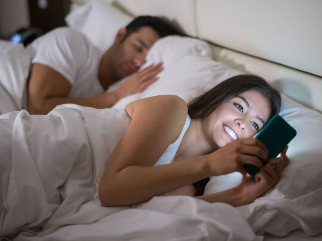 ¿Es posible amar a dos personas a la vez? Explorando la complejidad de los sentimientos y las relaciones humanas 2 Vida.es Los desafíos de amar a dos personas a la vez