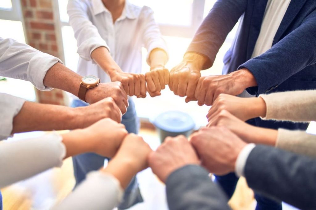 Buenas prácticas para entrenar la resiliencia empresarial 2 Vida.es Mantener una mentalidad positiva y proactiva