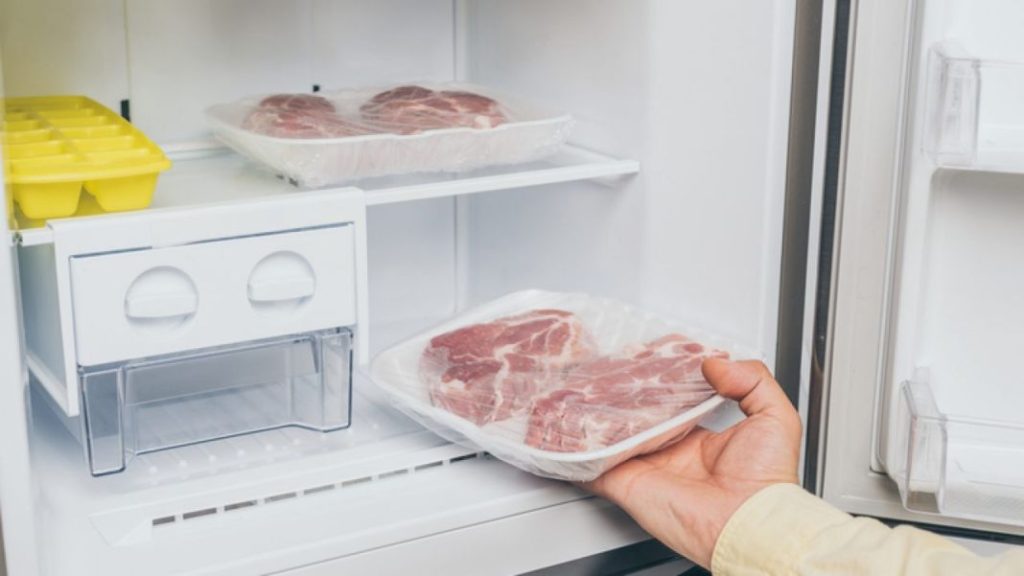 Errores en tu cocina que incrementan el riesgo de intoxicarse 3 Vida.es No descongelar los alimentos de manera segura