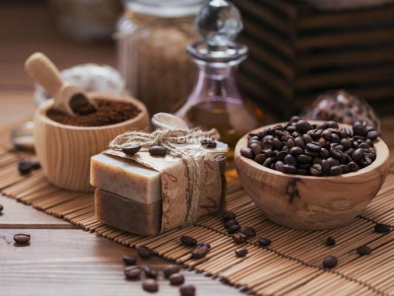 Jabón exfoliante de café: beneficios y cómo hacerlo en casa 2 Vida.es Reducción de la celulitis y la apariencia de la piel de naranja
