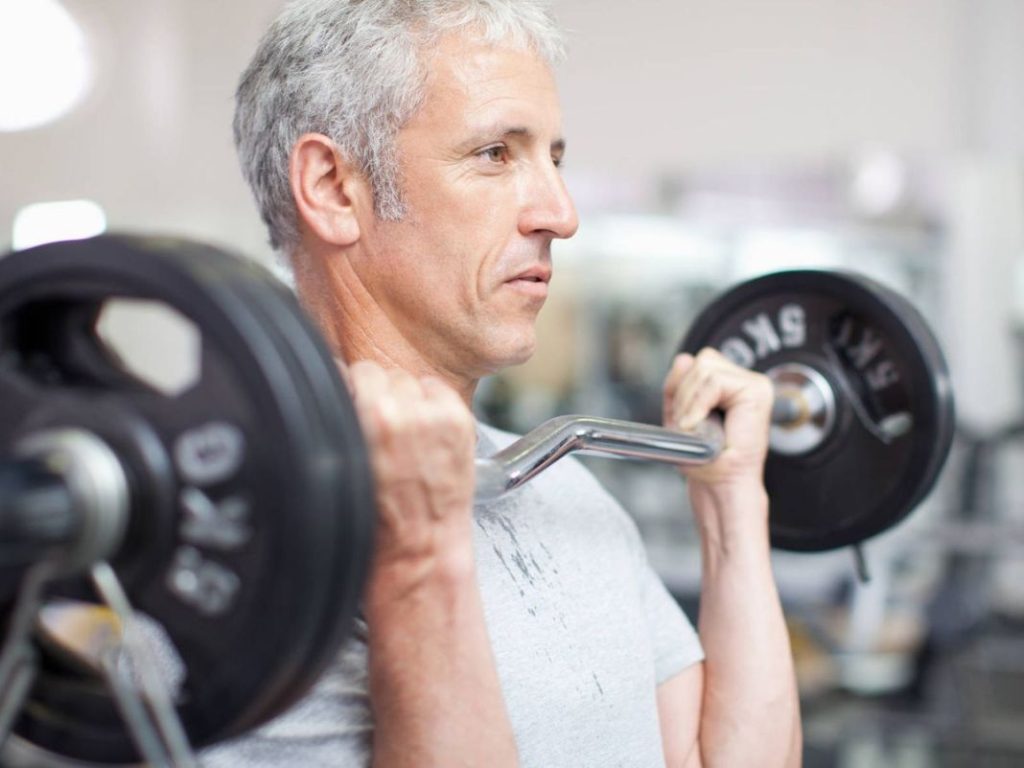 Los ejercicios más efectivos para bajar de peso a partir de los 40 años, según la ciencia 1 Vida.es Entrenamiento de fuerza para aumentar el metabolismo