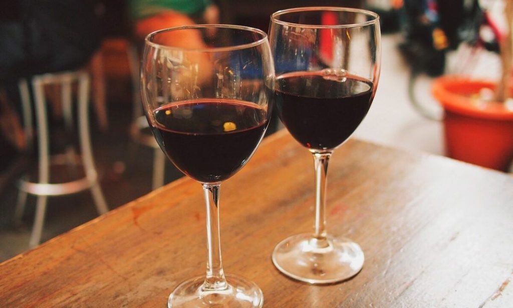 ¿Cuánto azúcar tiene una copa de vino? 2 Vida.es Mitos comunes sobre el azúcar en el vino