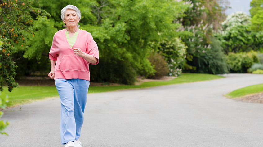 El ejercicio del gorila: una manera de hacer deporte que ayuda a adelgazar a los 50 3 Vida.es Futuro de la caminata del gorila como tendencia de ejercicio