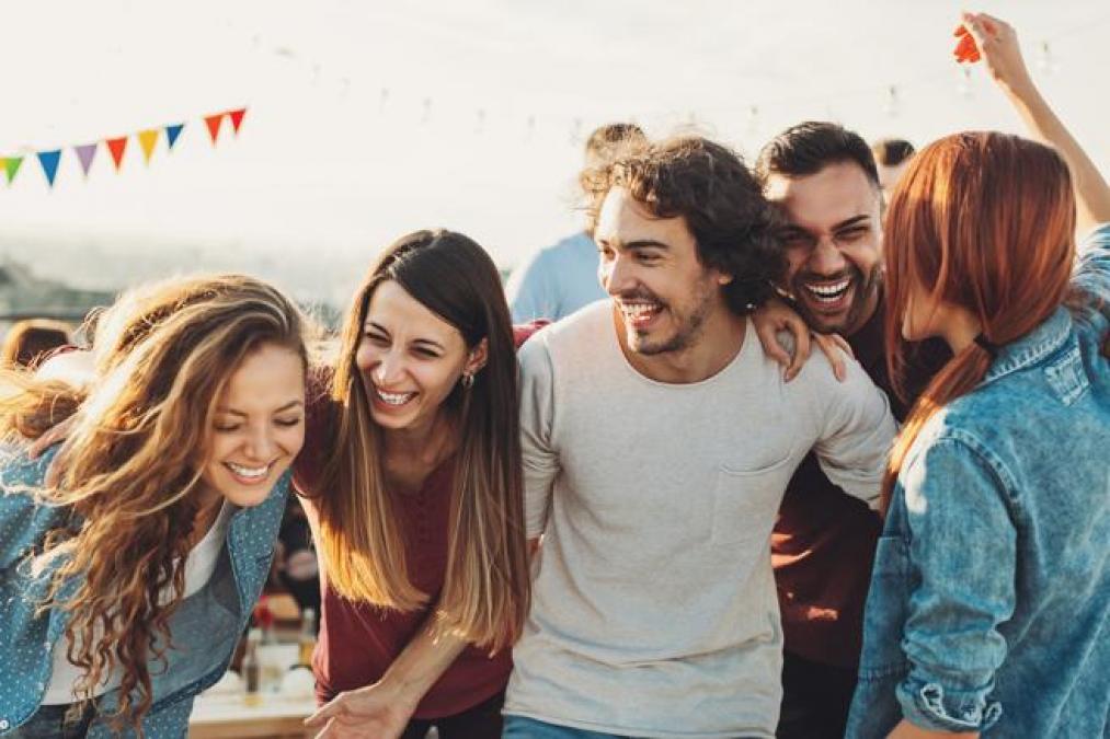 La presión de ser feliz: ¿Realmente tenemos la obligación de ser felices? 3 Vida.es La aceptación de la complejidad emocional como clave para el bienestar integral