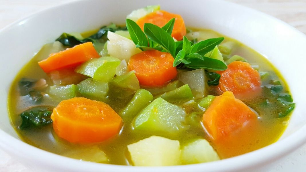 Come todo lo que quieras y aun así adelgaza: 5 alimentos que puedes devorar sin límites 2 Vida.es PROTEÍNAS MAGRAS: SOPAS Y CALDOS
